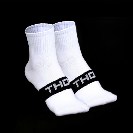 http://www.thol.com.vn/media/catalog/product/l/o/long-black-socks-2.png